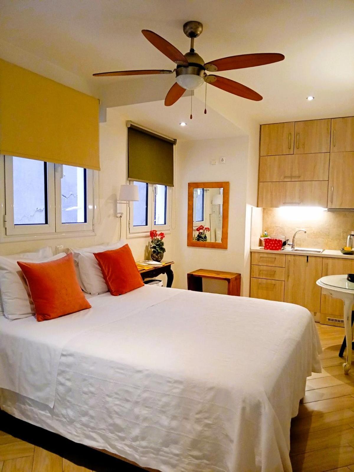 Rastoni Athens Suites Near Acropolis Екстериор снимка