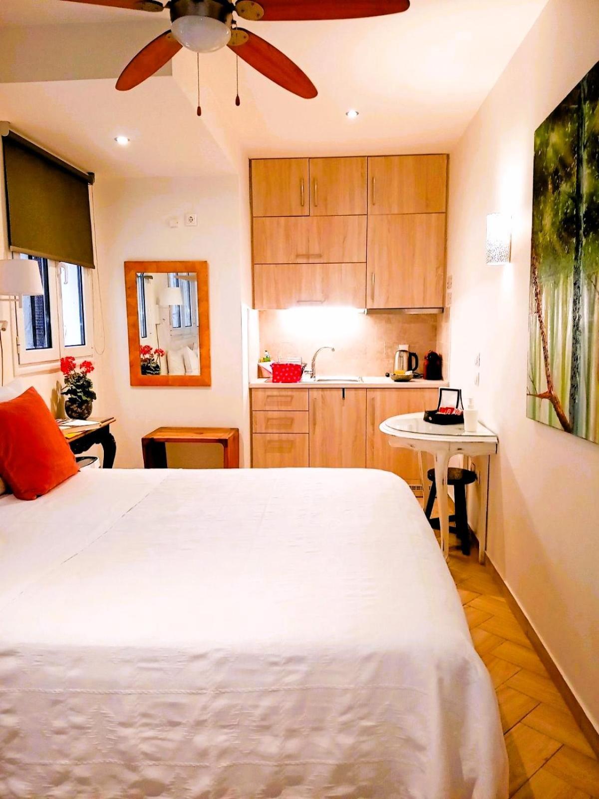 Rastoni Athens Suites Near Acropolis Екстериор снимка