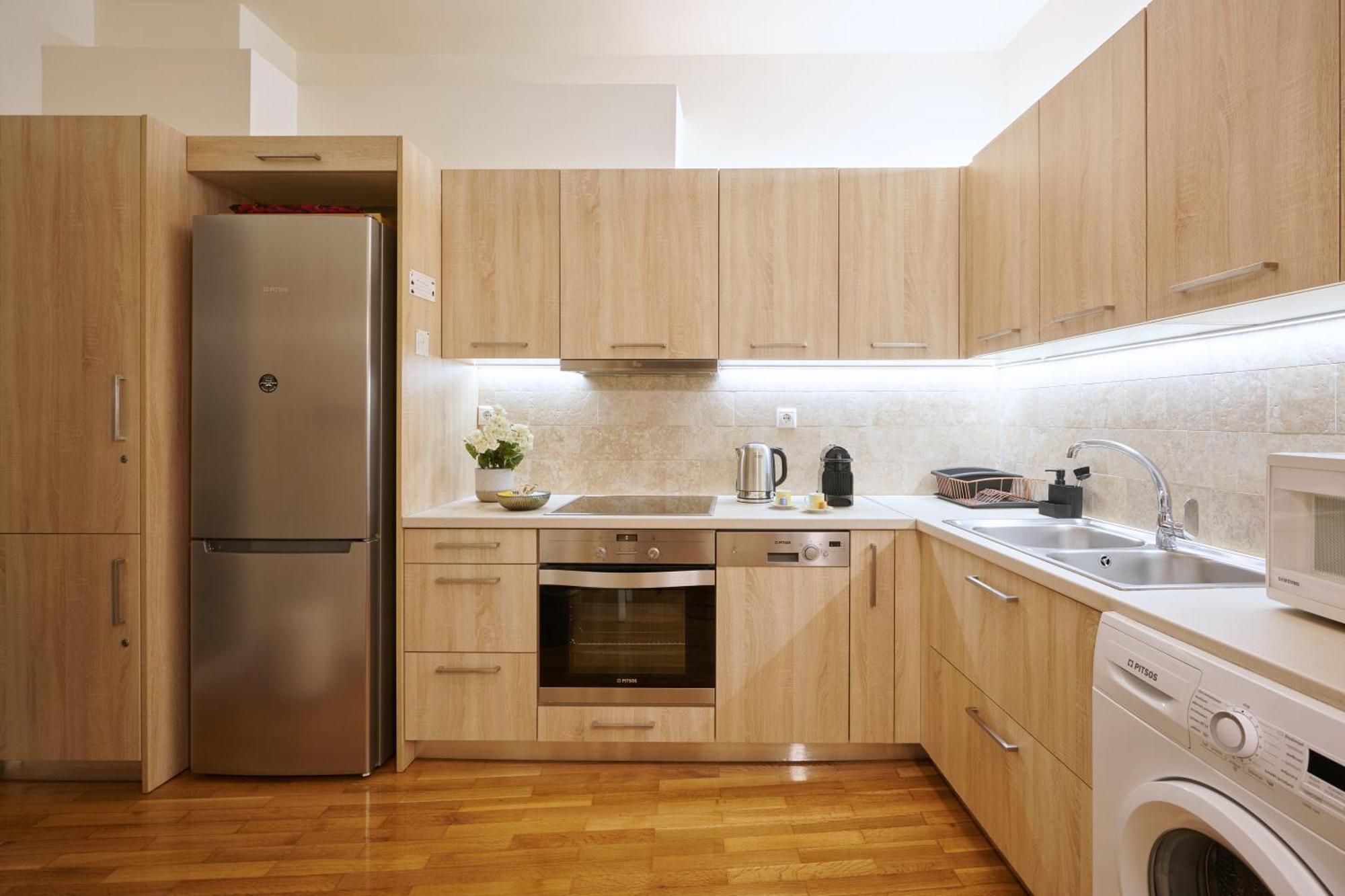 Rastoni Athens Suites Near Acropolis Екстериор снимка